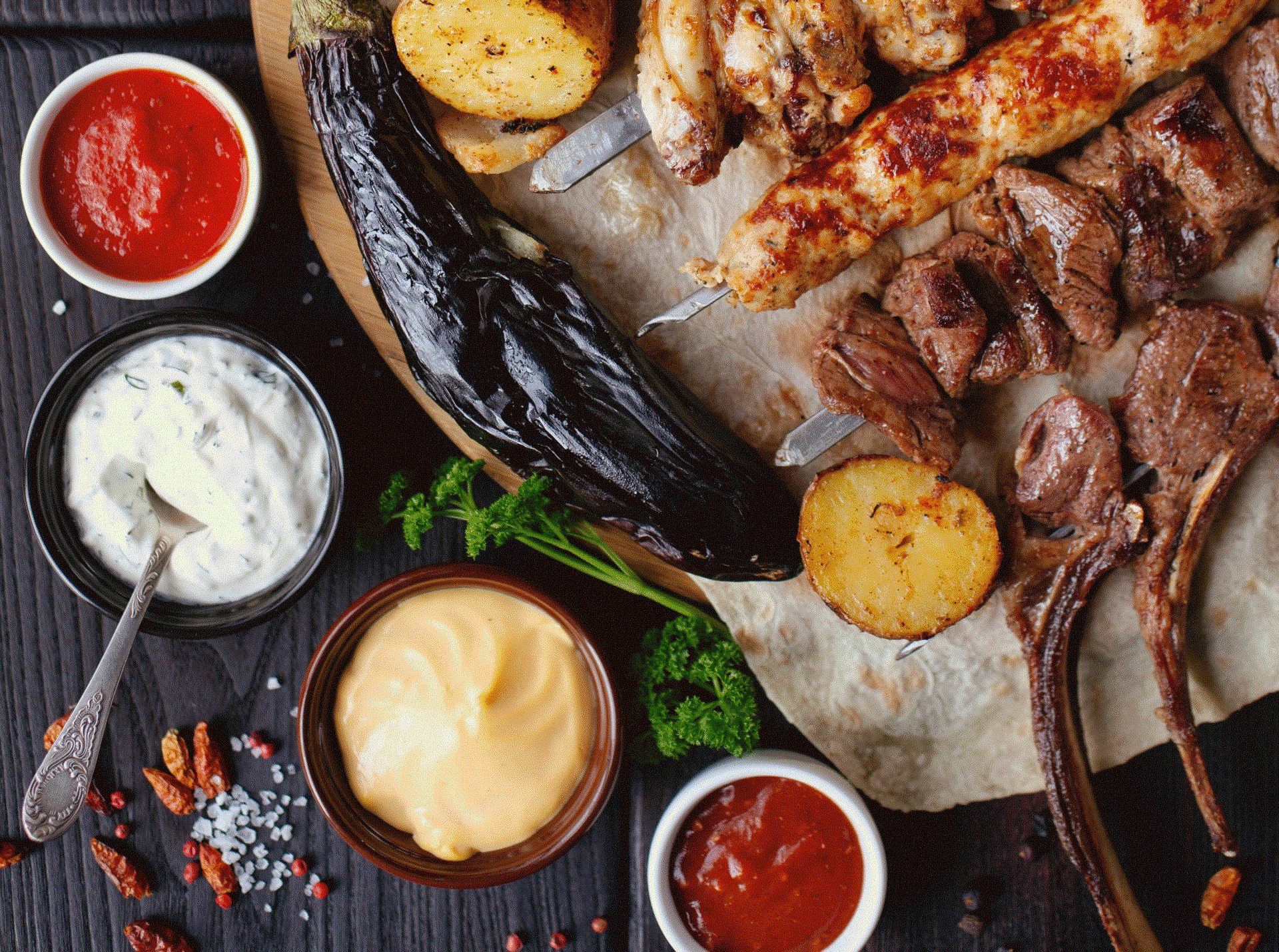 BBQGEmüseFleischPhoto by Victoria Shes on Unsplash