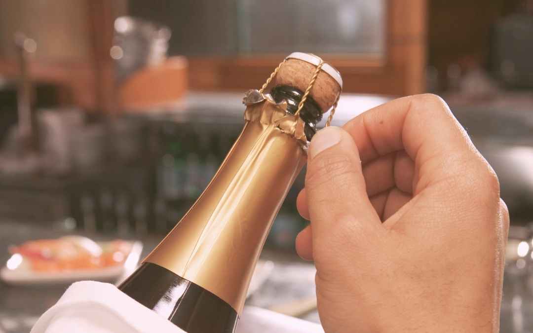 Champagne - Kapsel Pflicht: Öffnen Schaumweinflasche Sekt Champagner