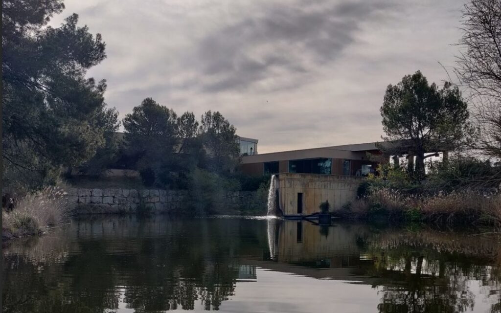 Nachhaltiger Weinbau Vilarnau Wasserreservoir - Spanish Pantry Festival